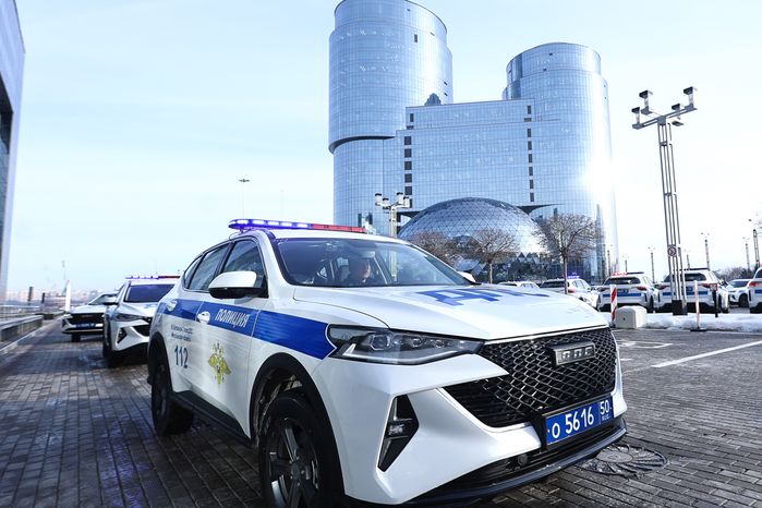 Подмосковным подразделениям ДПС переданы 130 новых патрульных машин