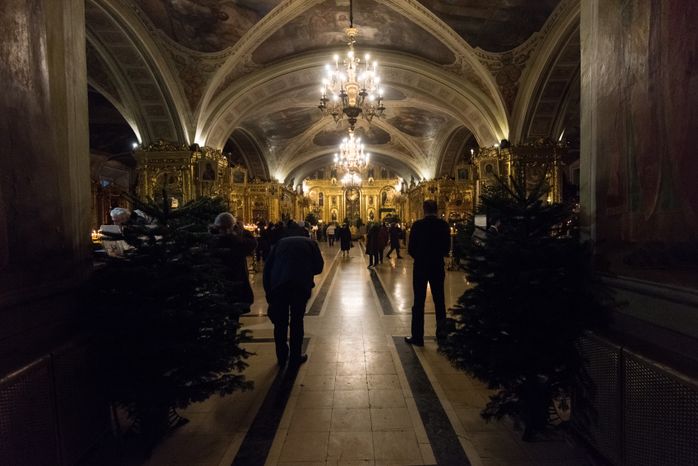 Рождественское богослужение в Богоявленском Кафедральном Соборе в Москве