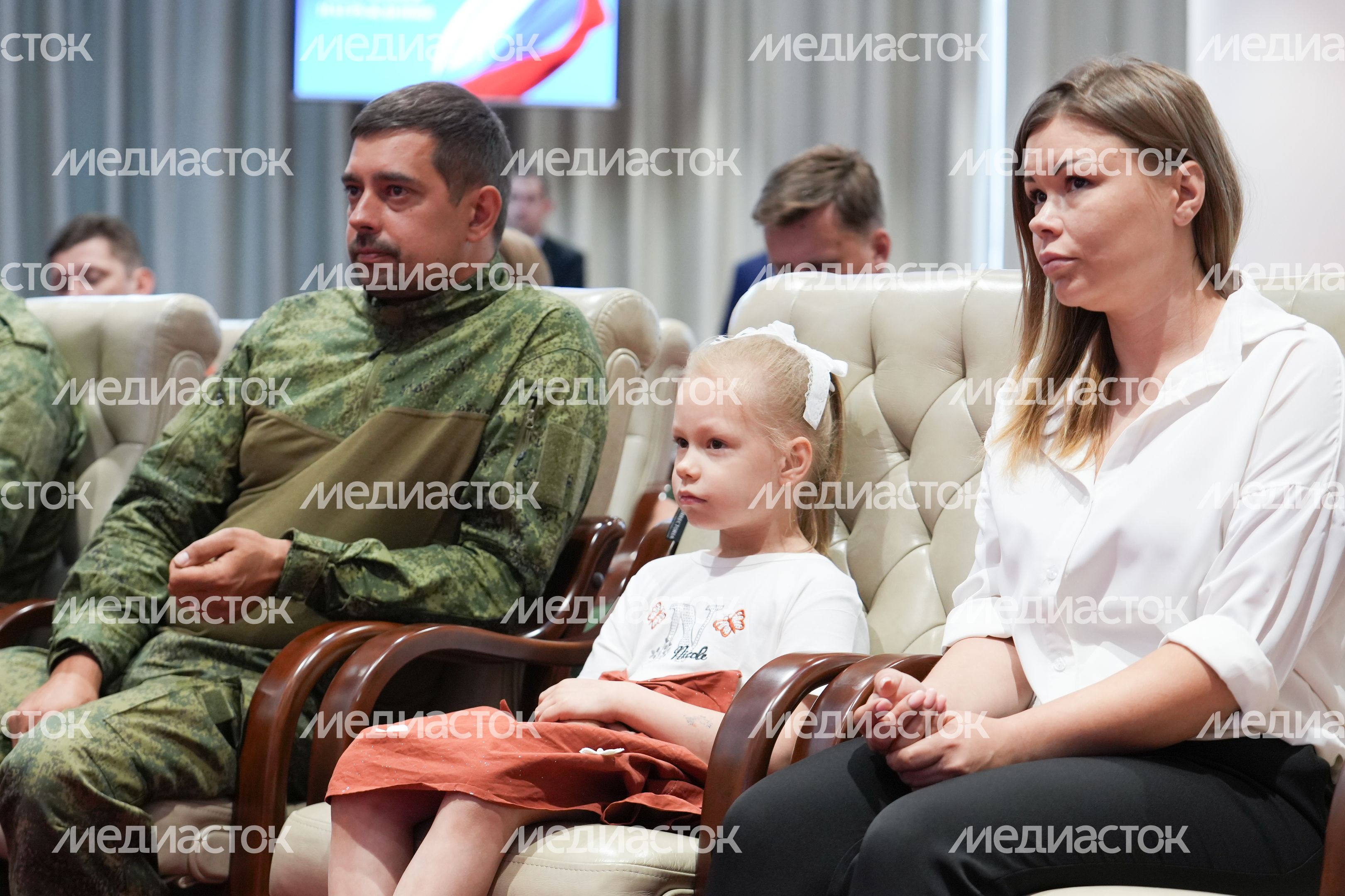 Добровольцам из Подмосковья вручили ордена и медали