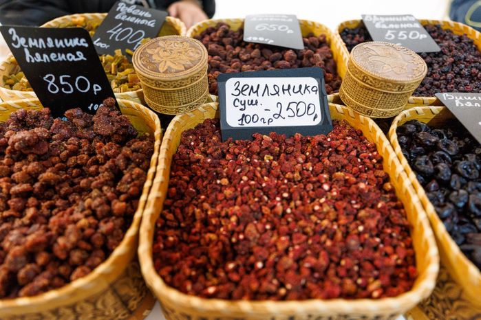 Продукция местных фермеров на ярмарке подмосковных брендов «100% Подмосковье. Встречаем осень» в Красногорске