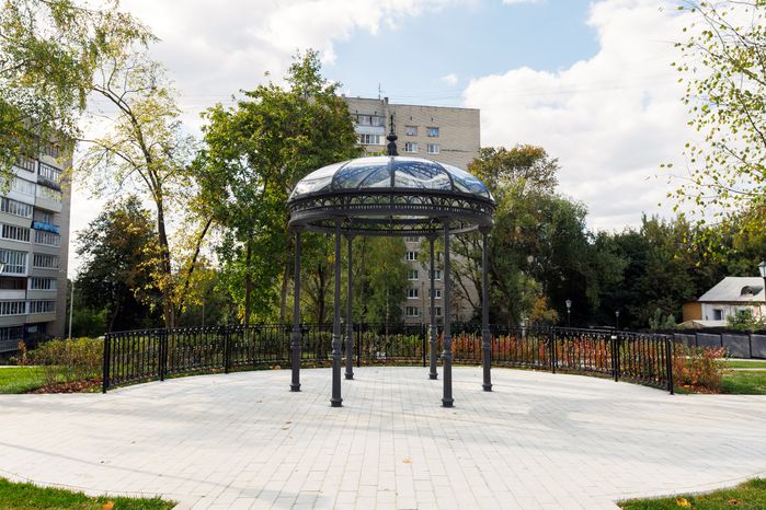 Ротонда в новом сквере на территории усадьбы Лыткарино