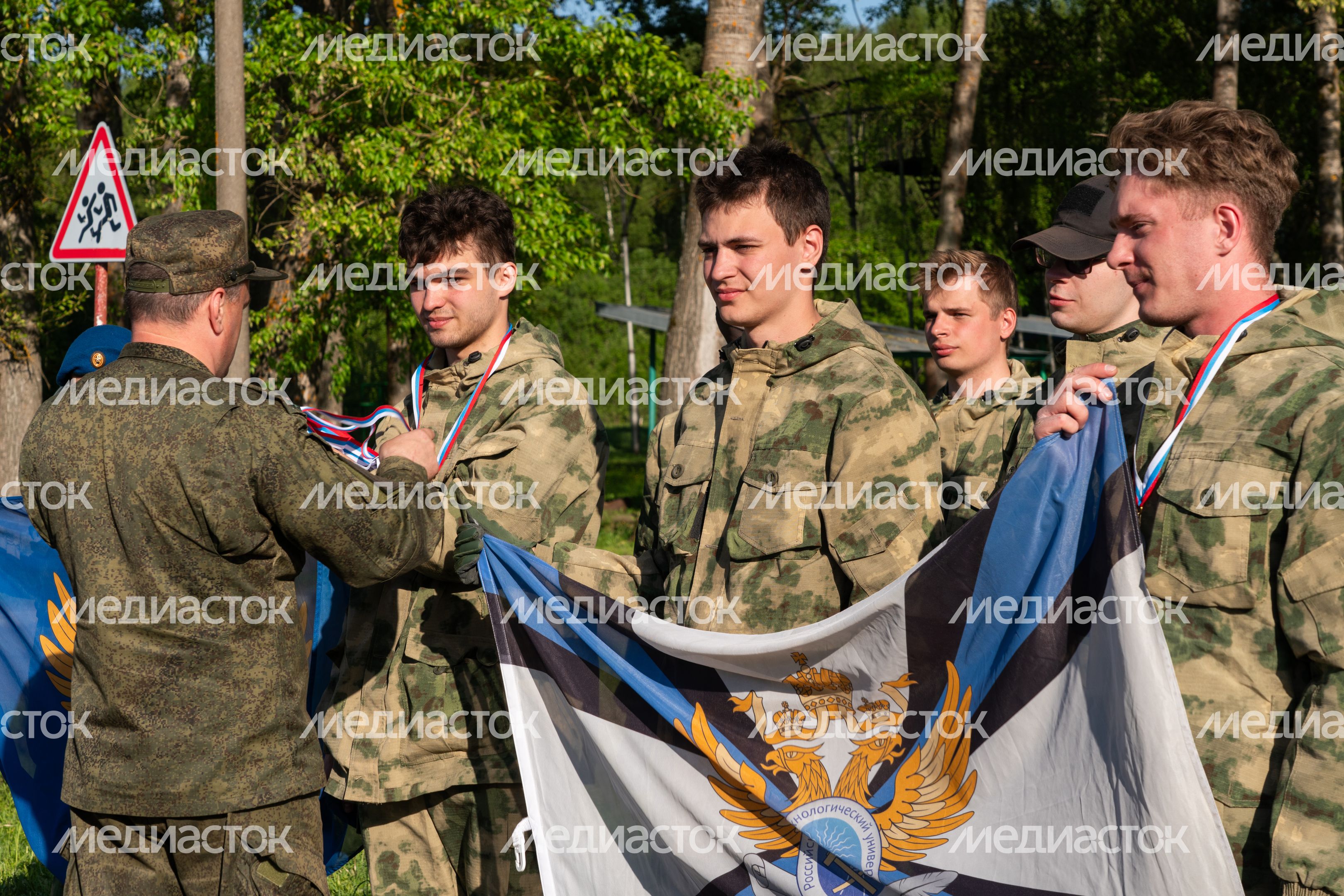 Военно-техническая игра "Арт-дуэль-2024" на аэродроме Волосово Военно-техническая игра "Арт-дуэль-2024" на аэродроме Волосово