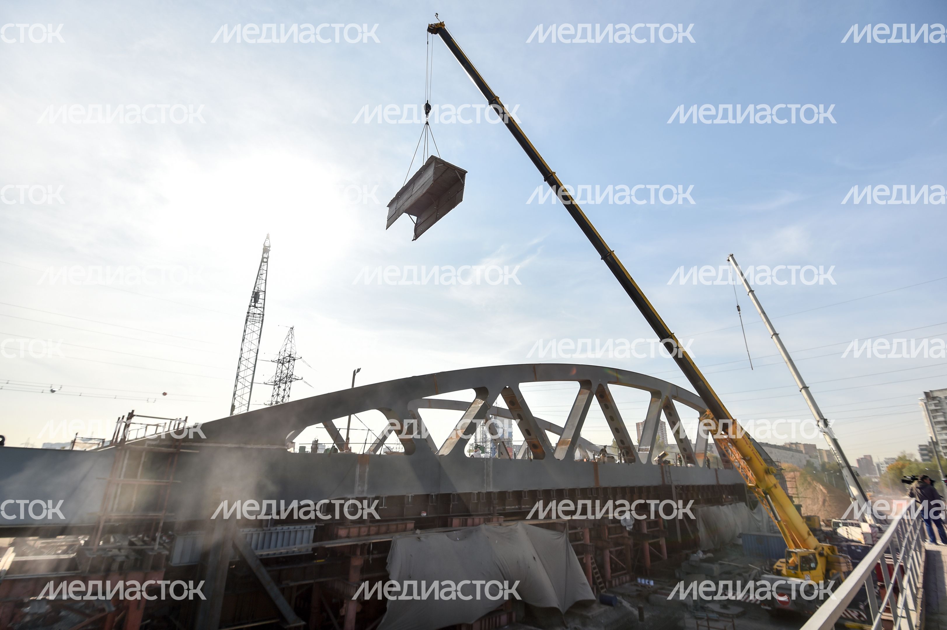 Надвижка арочного пролета на развязке Ленинградского шоссе в Химках