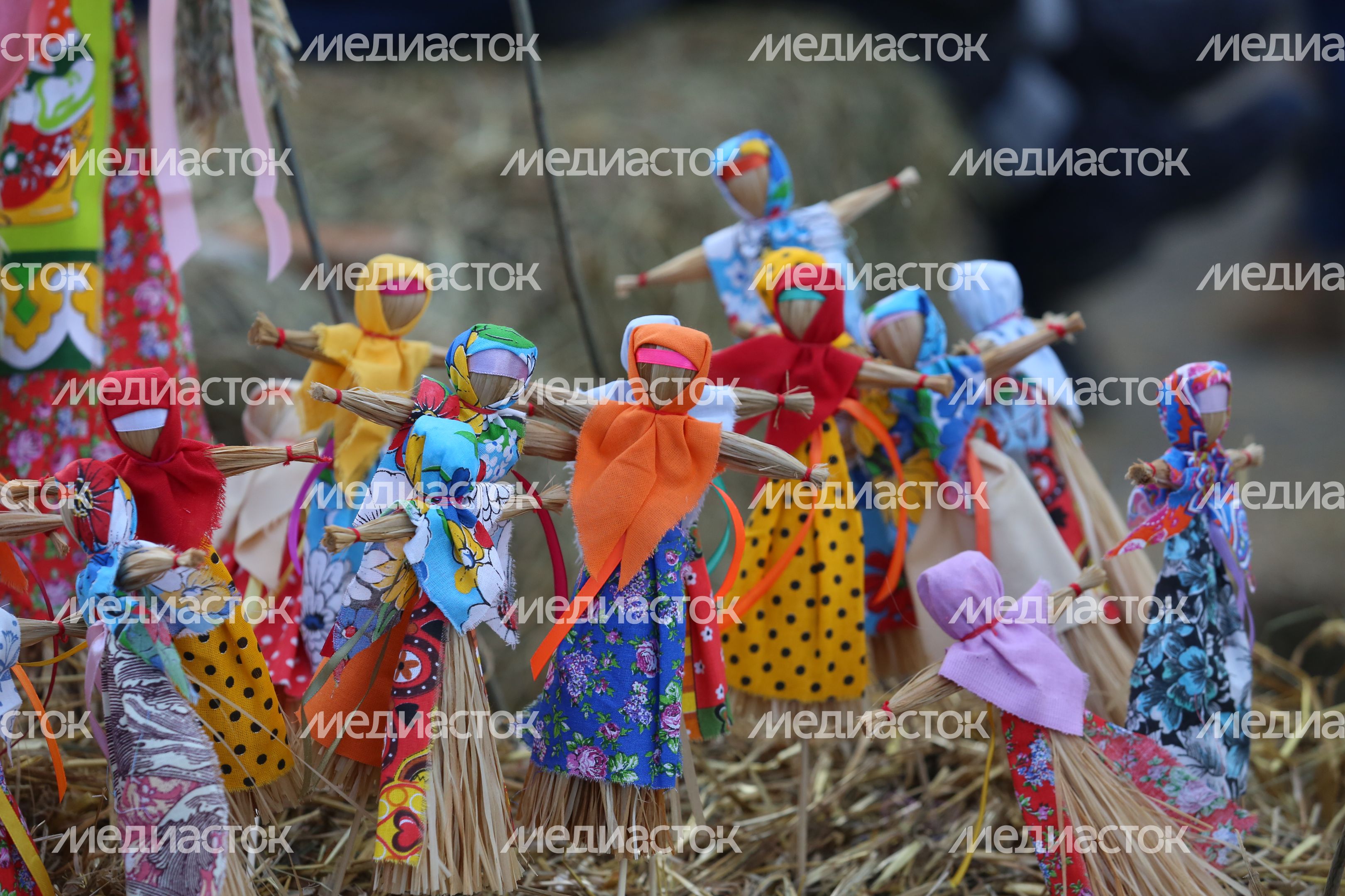 Масленичные гуляния в парке Горького в Москве Масленичные гуляния в парке Горького в Москве