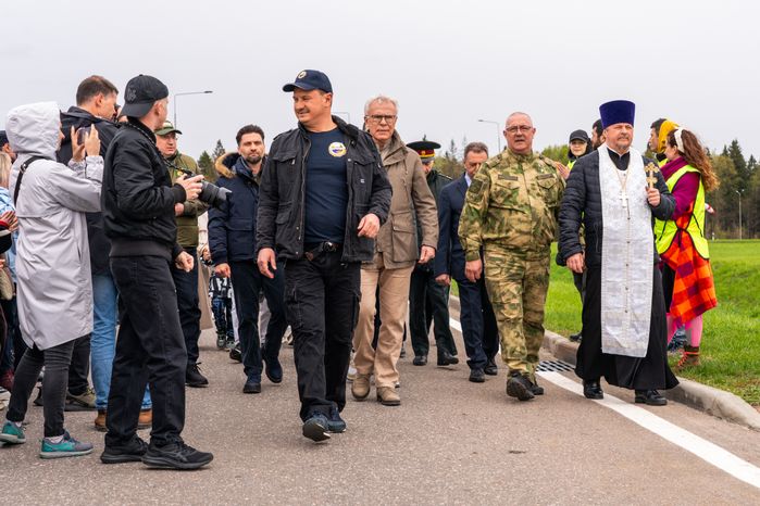 Торжественная высадка масштабного геоглифа к 80-летию Победы