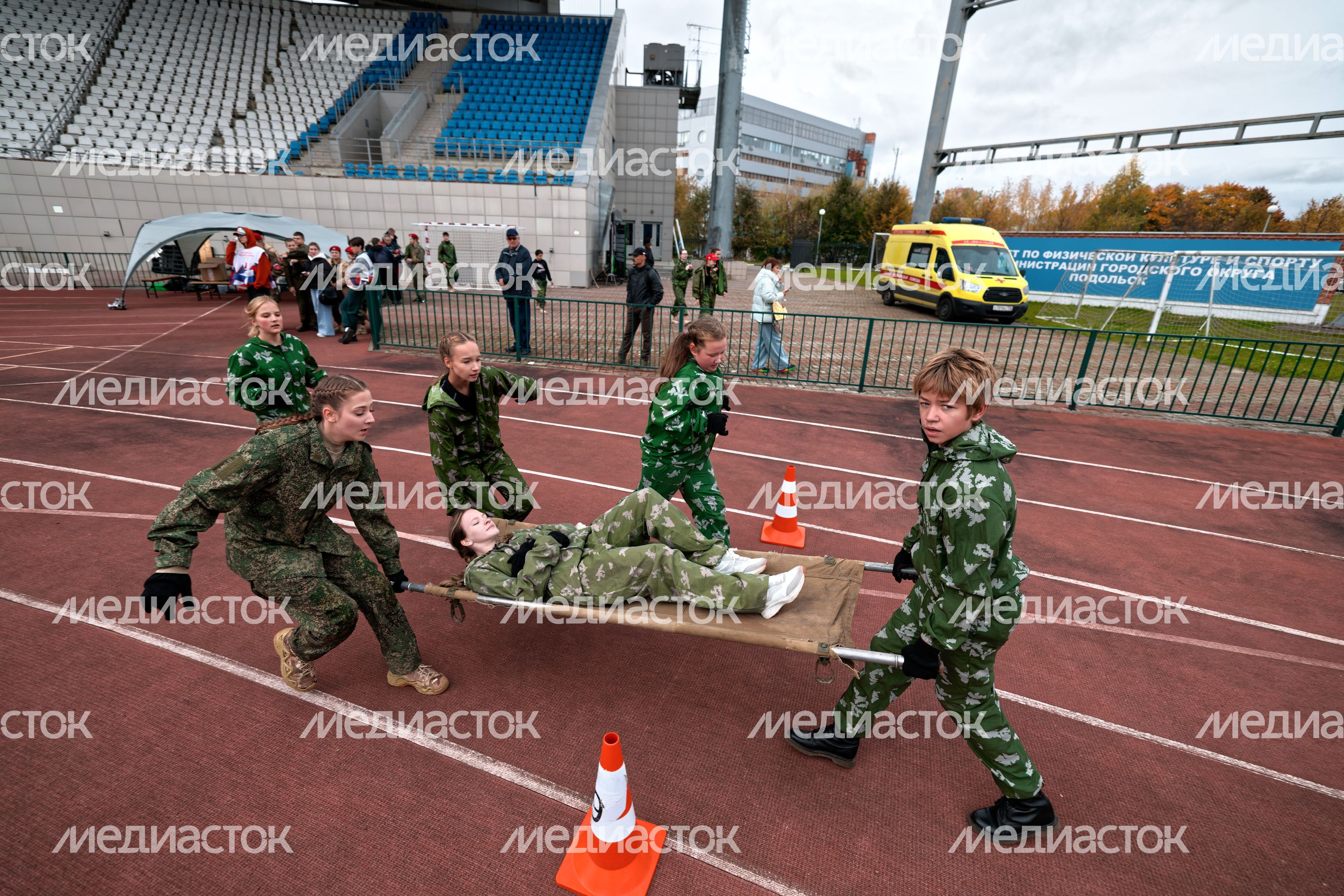 Навыки начальной военной подготовки показали школьники в военно-патриотической игре «Наследники Победы» в Подольске Навыки начальной военной подготовки показали школьники в военно-патриотической игре «Наследники Победы» в Подольске