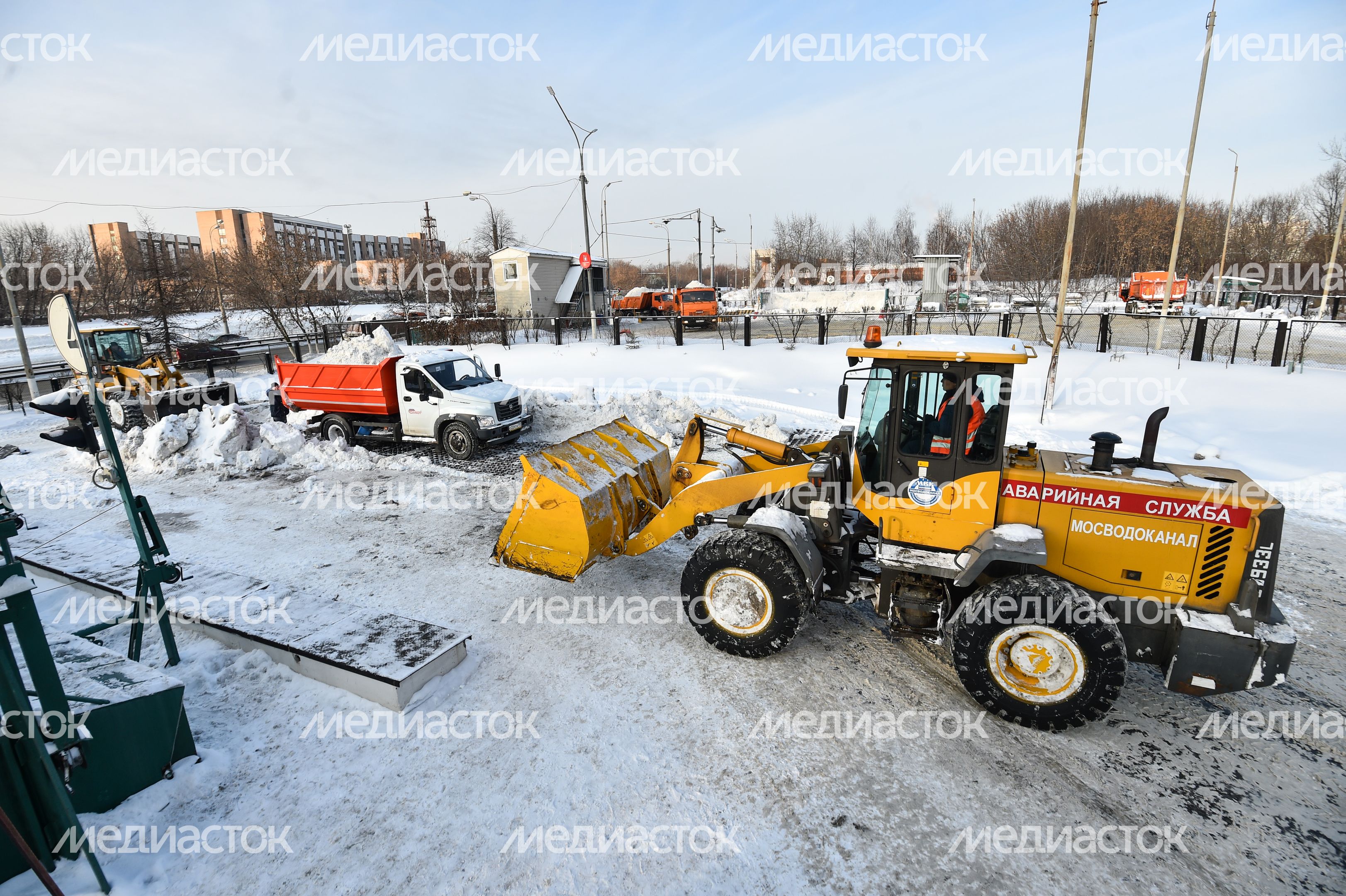 Утилизация снега на снегосплавном пункте «Черкизово»