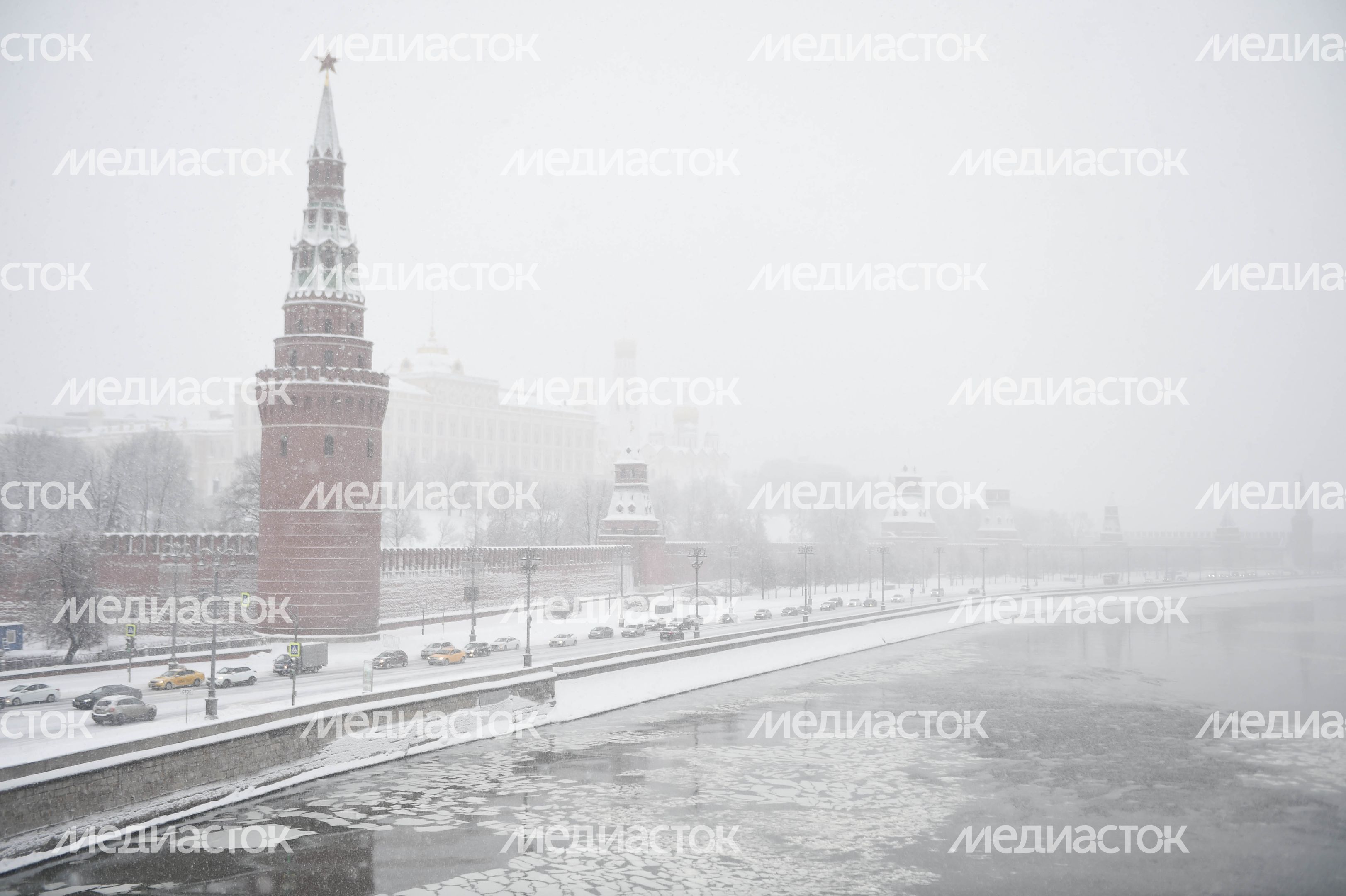 Рекордный снегопад в Москве и Подмосковье