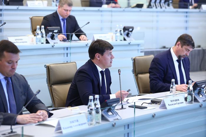 Совещание губернатора Подмосковья с областным правительством и главами муниципалитетов в режиме видеоконференции