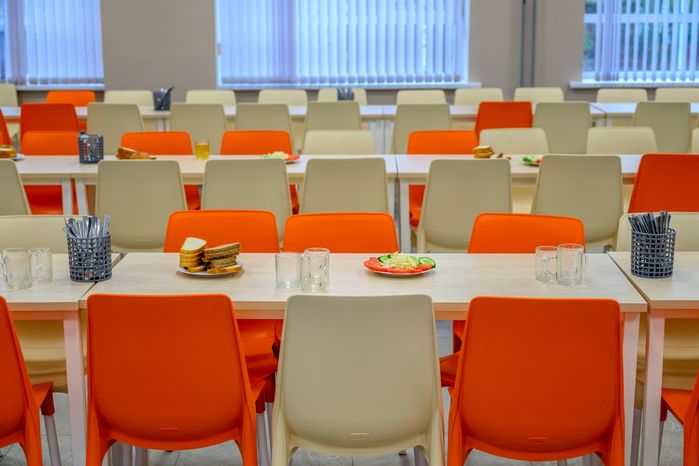 Столовая основного здания Центра образования №1 в Красноармейске после капитального ремонта