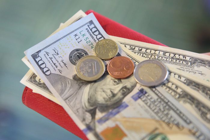Денежные купюры долларов США