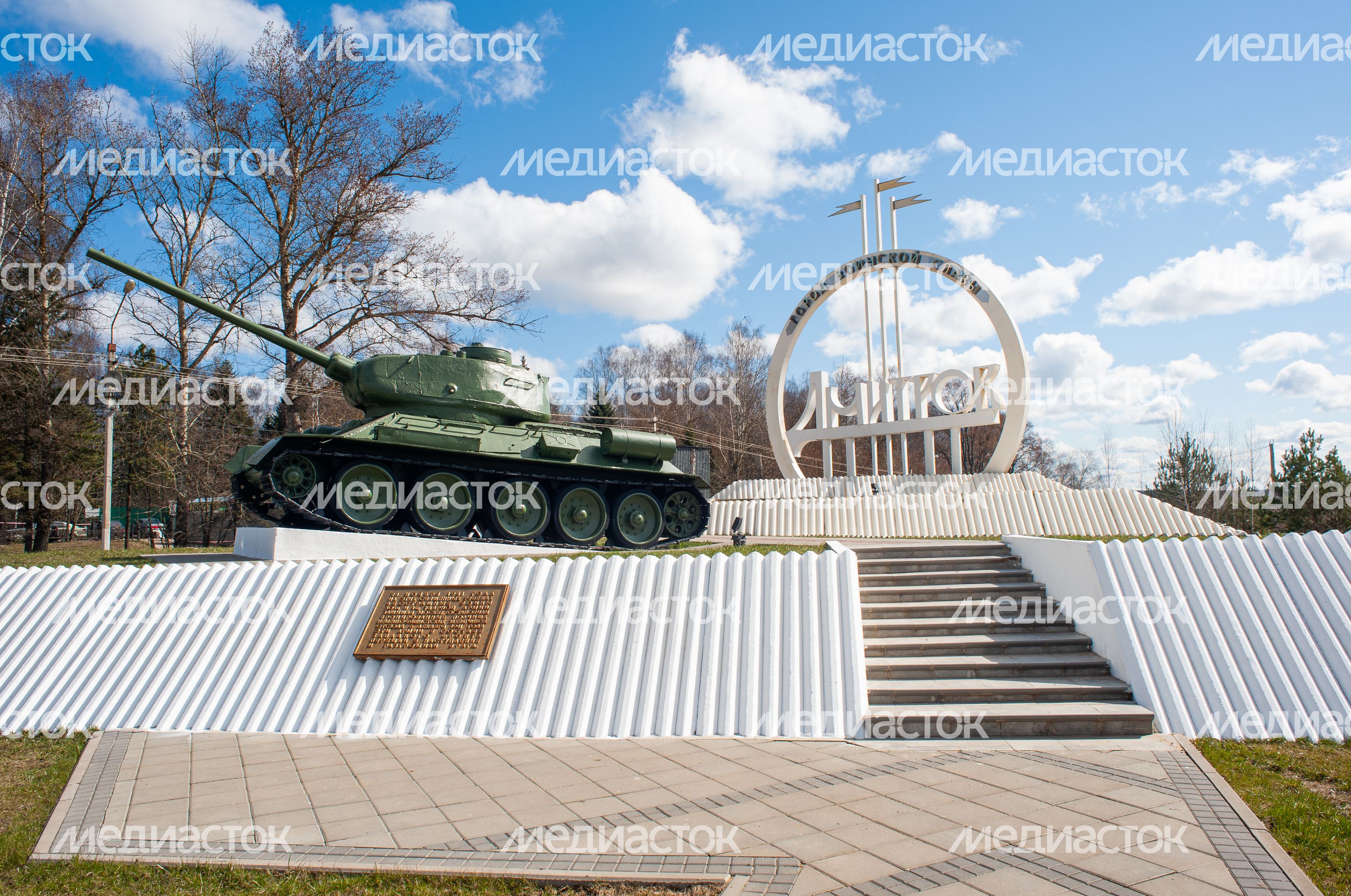 Въезная стелла в город Дмитров