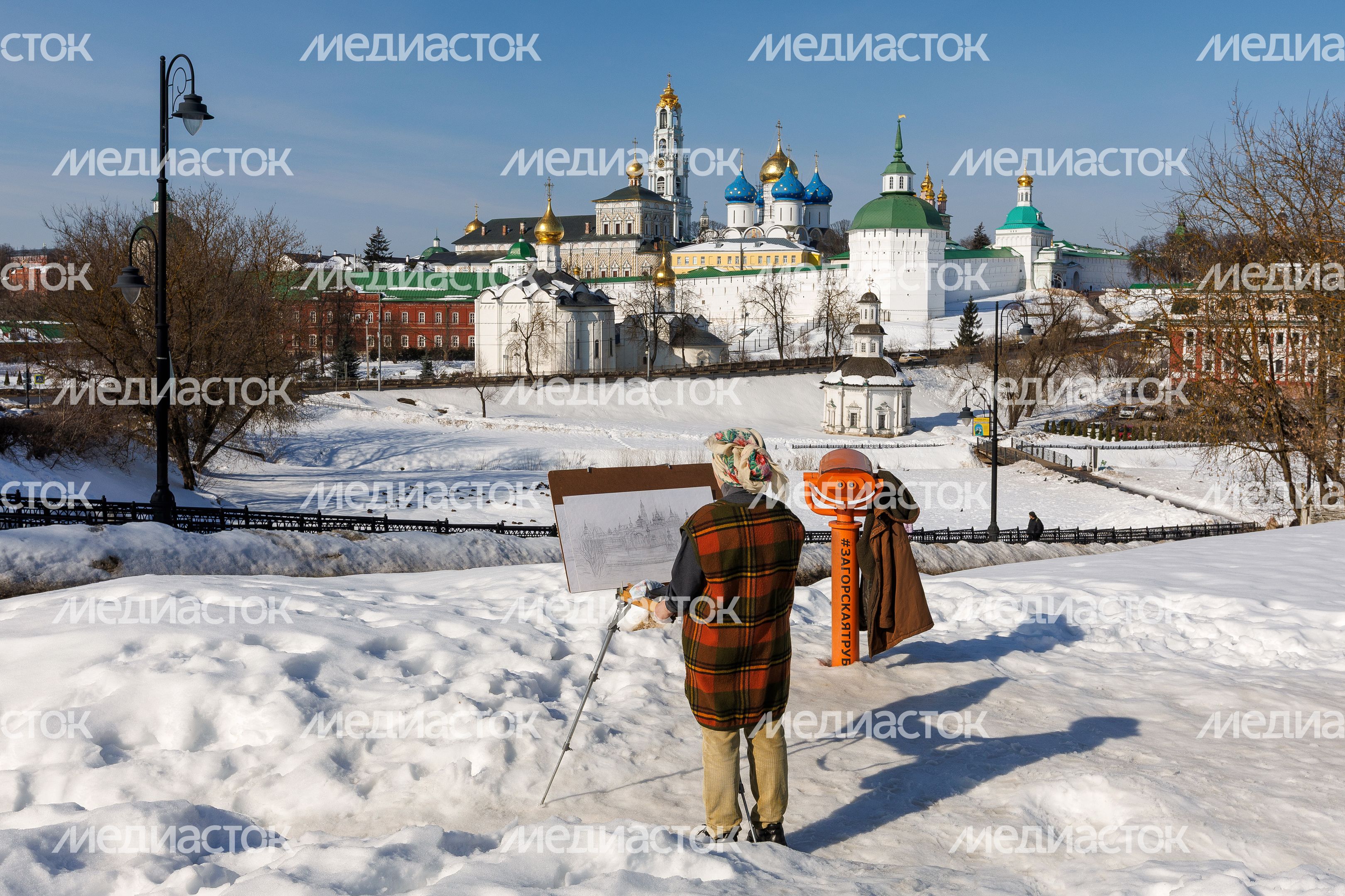Вид на Свято-Троицкую Сергиеву лавру в Сергиевом Посаде с Блинной горы Вид на Свято-Троицкую Сергиеву лавру в Сергиевом Посаде с Блинной горы