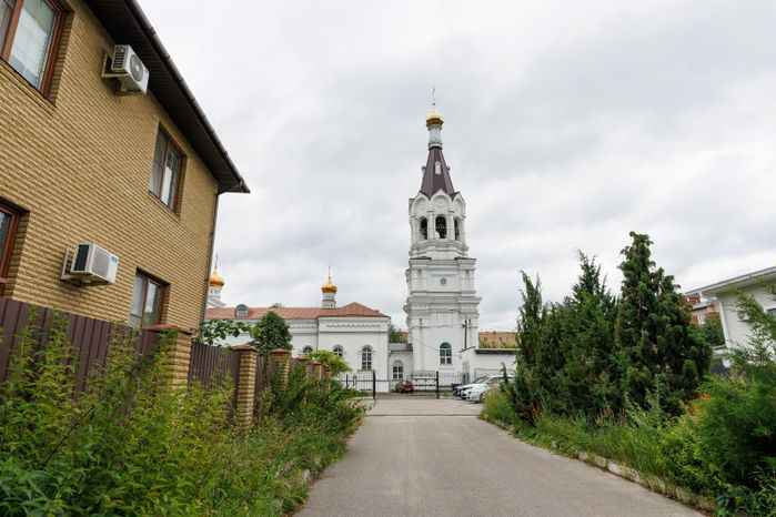 Кафедральный собор Александра Невского в Егорьевске летом