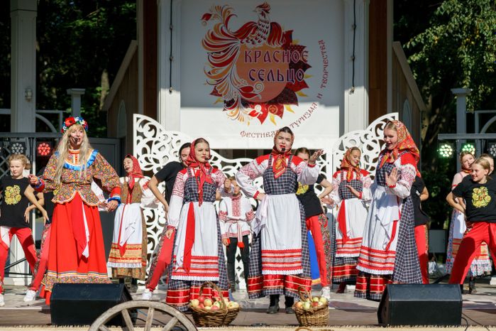 Фестиваль туризма и творчества "Красное сельцо" в Воскресенске