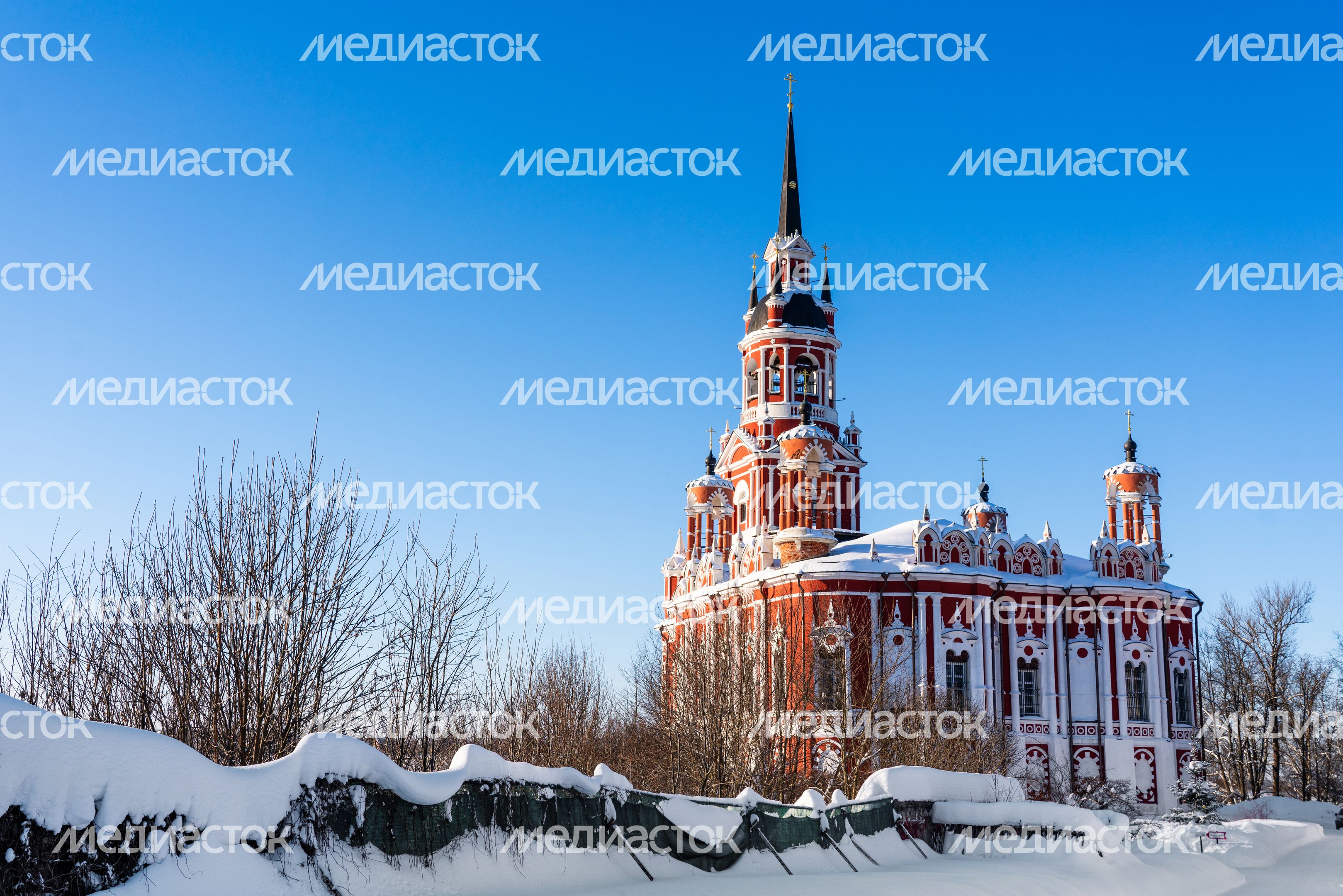 Ново-Никольский собор в Можайске Ново-Никольский собор в Можайске