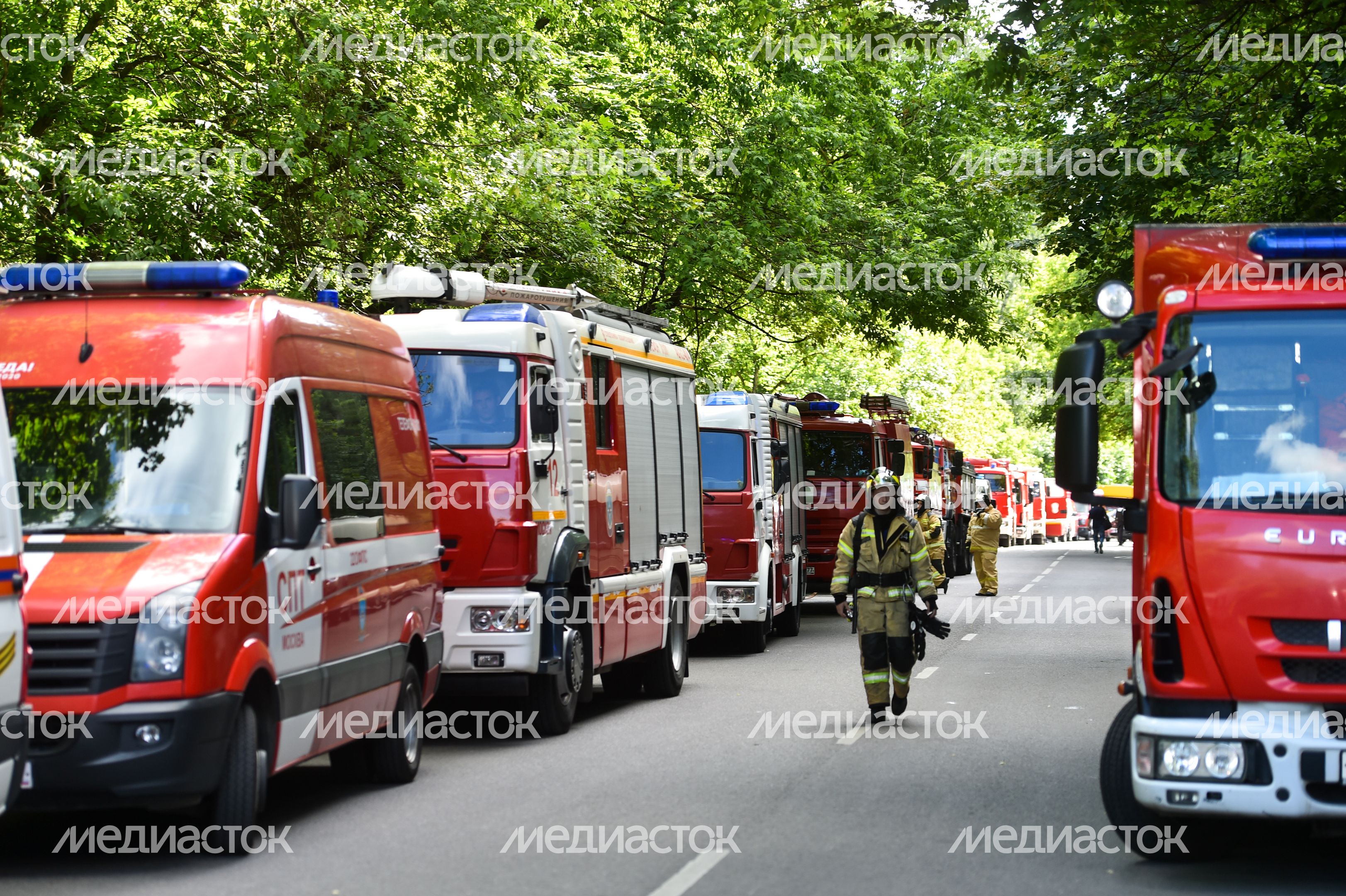 Кадры с места взрыва в доме на улице Проходчиков в Москве