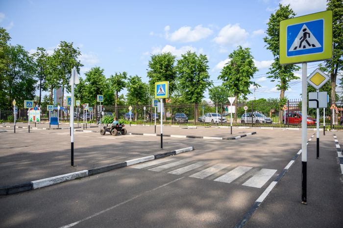 Автогородок в парке культуры и отдыха им. Олега Степанова в Серпухове летом