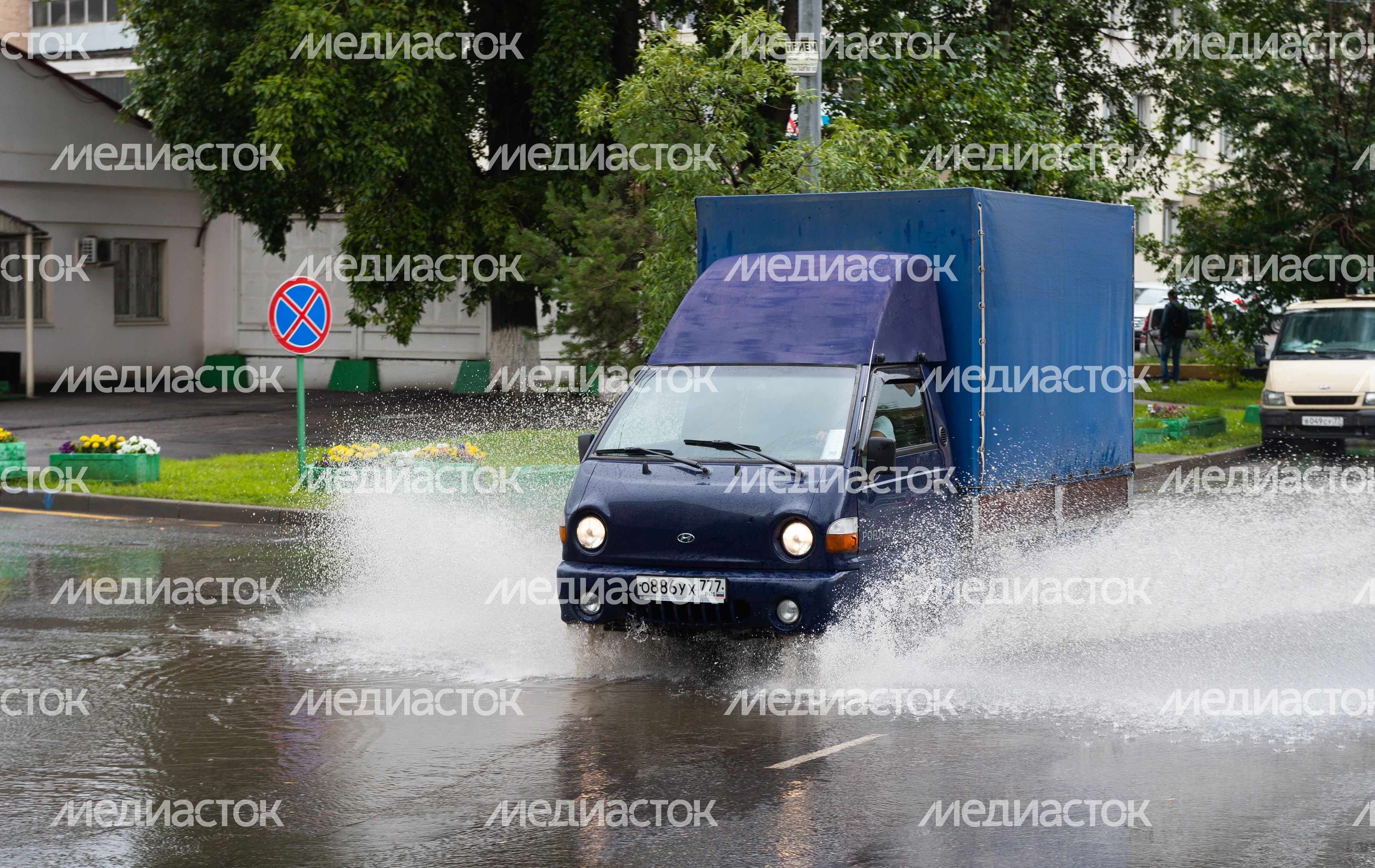 Проливной дождь в Москве Проливной дождь в Москве
