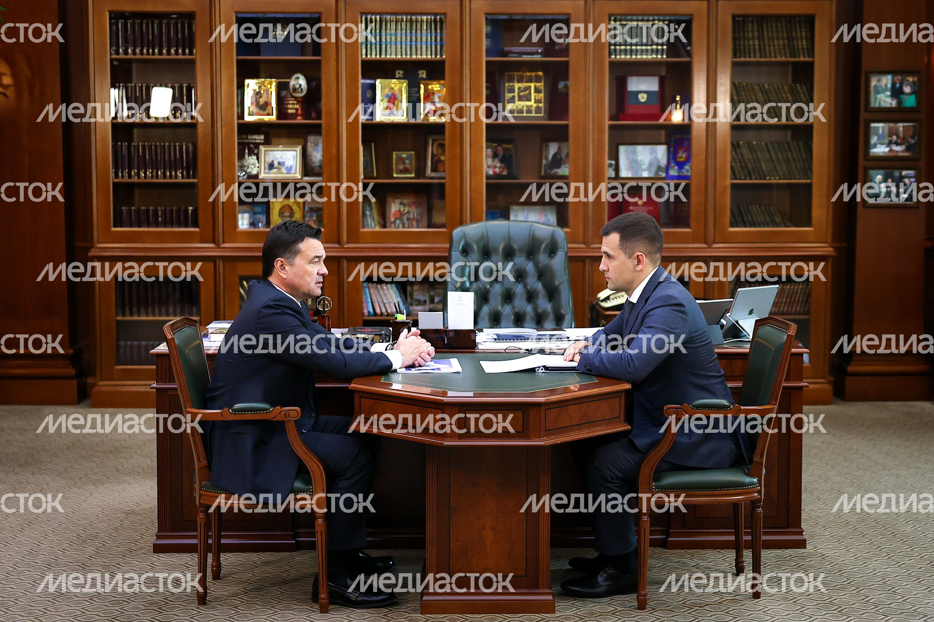 Губернатор обсудил с главой Ленинского округа реализацию президентских проектов