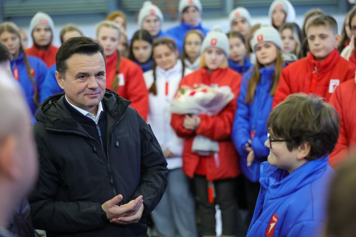 Андрей Воробьев навестил пилотажные группы на авиабазе в Кубинке