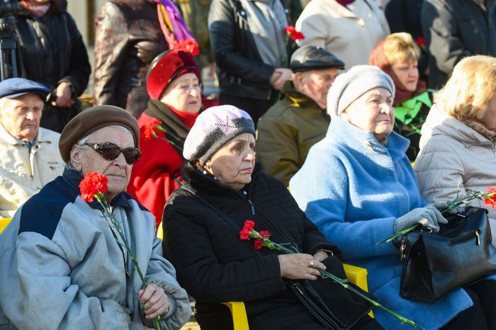 Открытие после реставрации воинского мемориала в деревне Ельня в Подмосковье