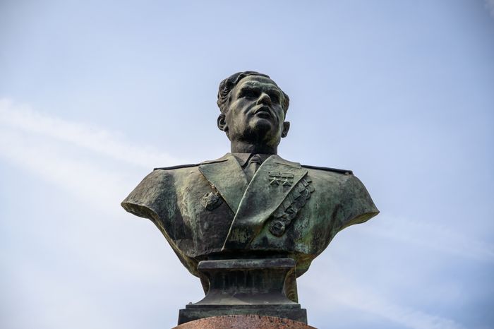 Сквер имени В.Н. Леонова в Зарайске