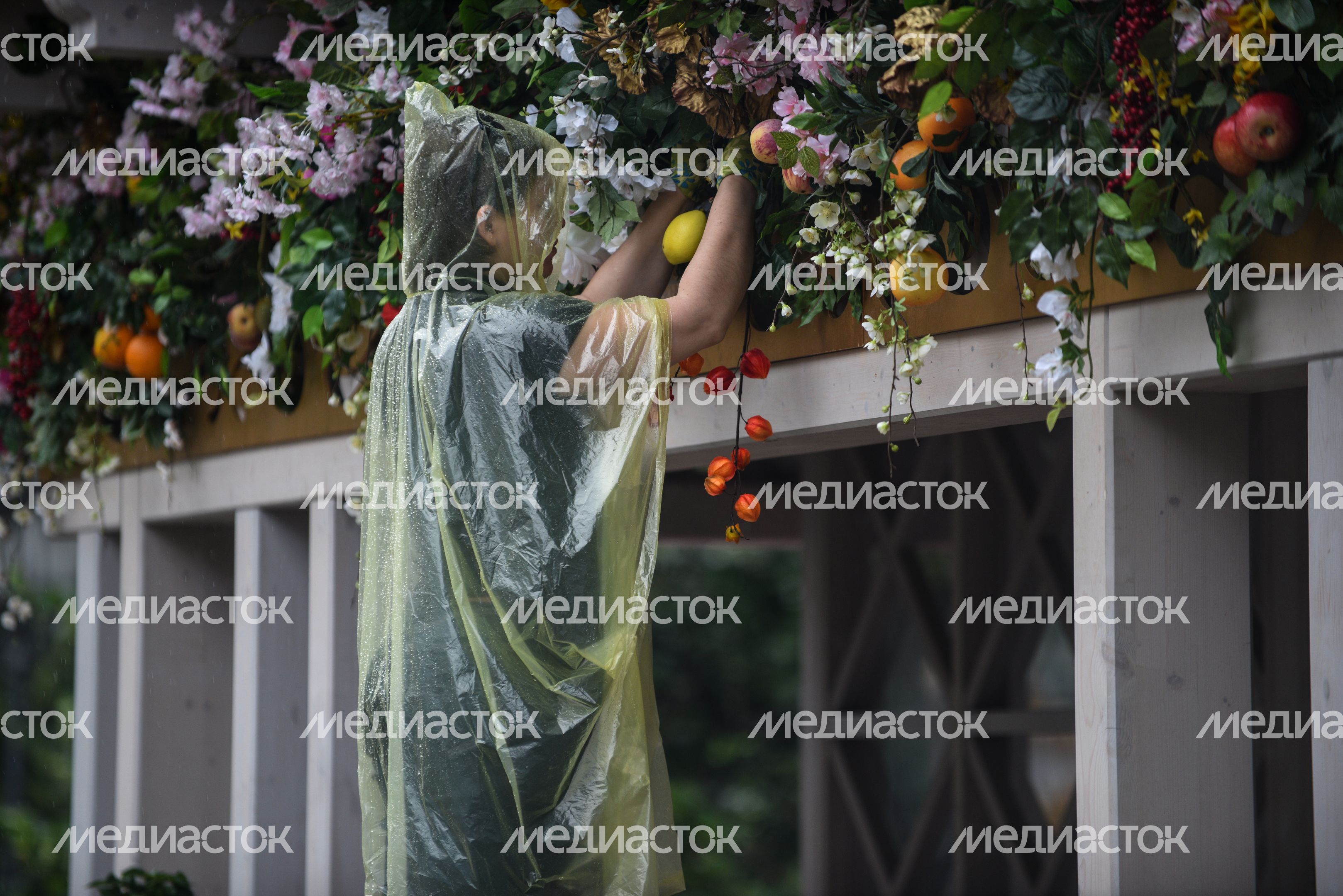 Подготовка площадок нового фестиваля Московское Лето Цветочный Джем
