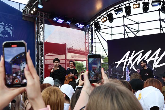 Концерт Akmal в рамках волонтерского фестиваля в Красногорске