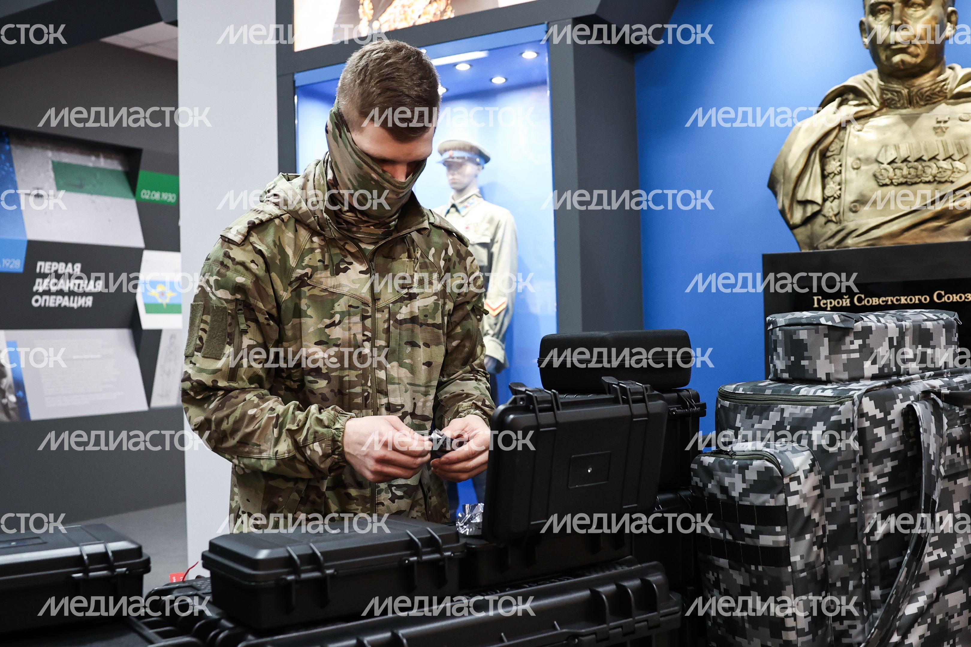 Команда губернатора Московской области передала бригаде спецназа ВДВ тепловизоры и дроны Команда губернатора Московской области передала бригаде спецназа ВДВ тепловизоры и дроны