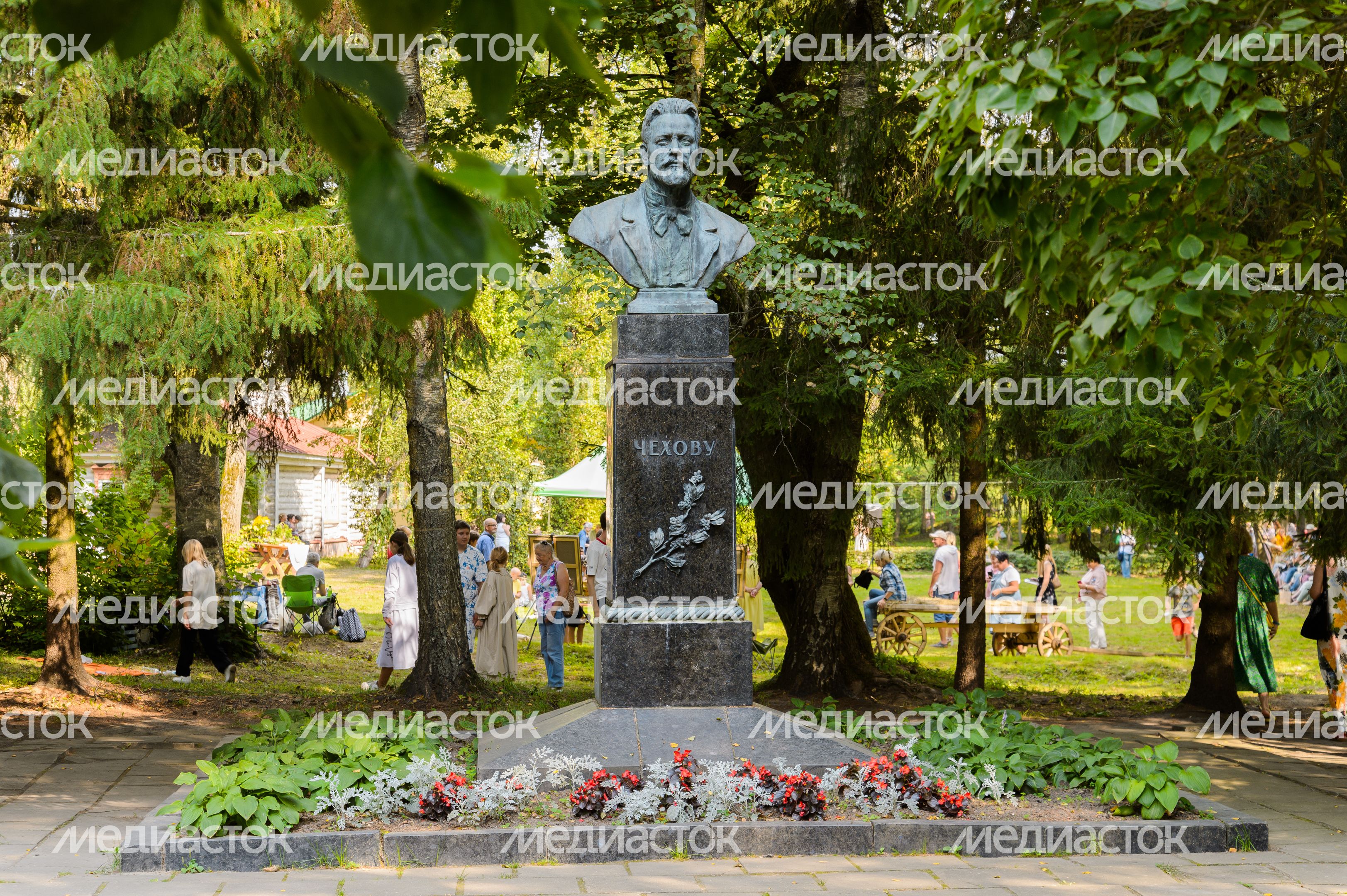 Чехов. Мелихово. Фольклорный фестиваль "Три Спаса" Чехов. Мелихово. Фольклорный фестиваль "Три Спаса"