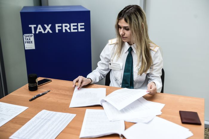 Система tax free для возврата НДС иностранцам начинает работу в России в тестовом режиме