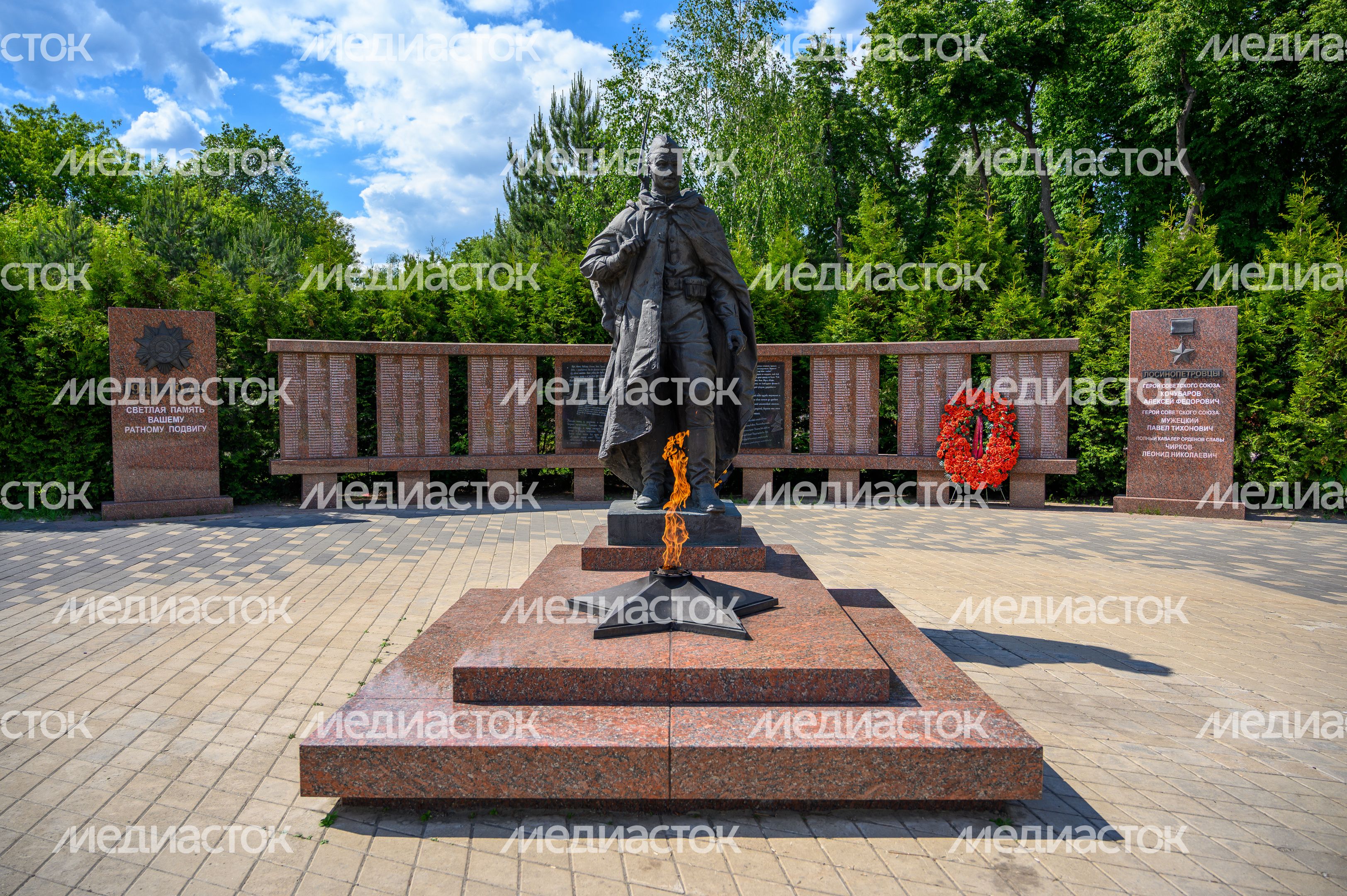 Мемориал погибшим в Великой Отечественной войне жителям Лосино-Петровского на территории Никольского парка Мемориал погибшим в Великой Отечественной войне жителям Лосино-Петровского на территории Никольского парка