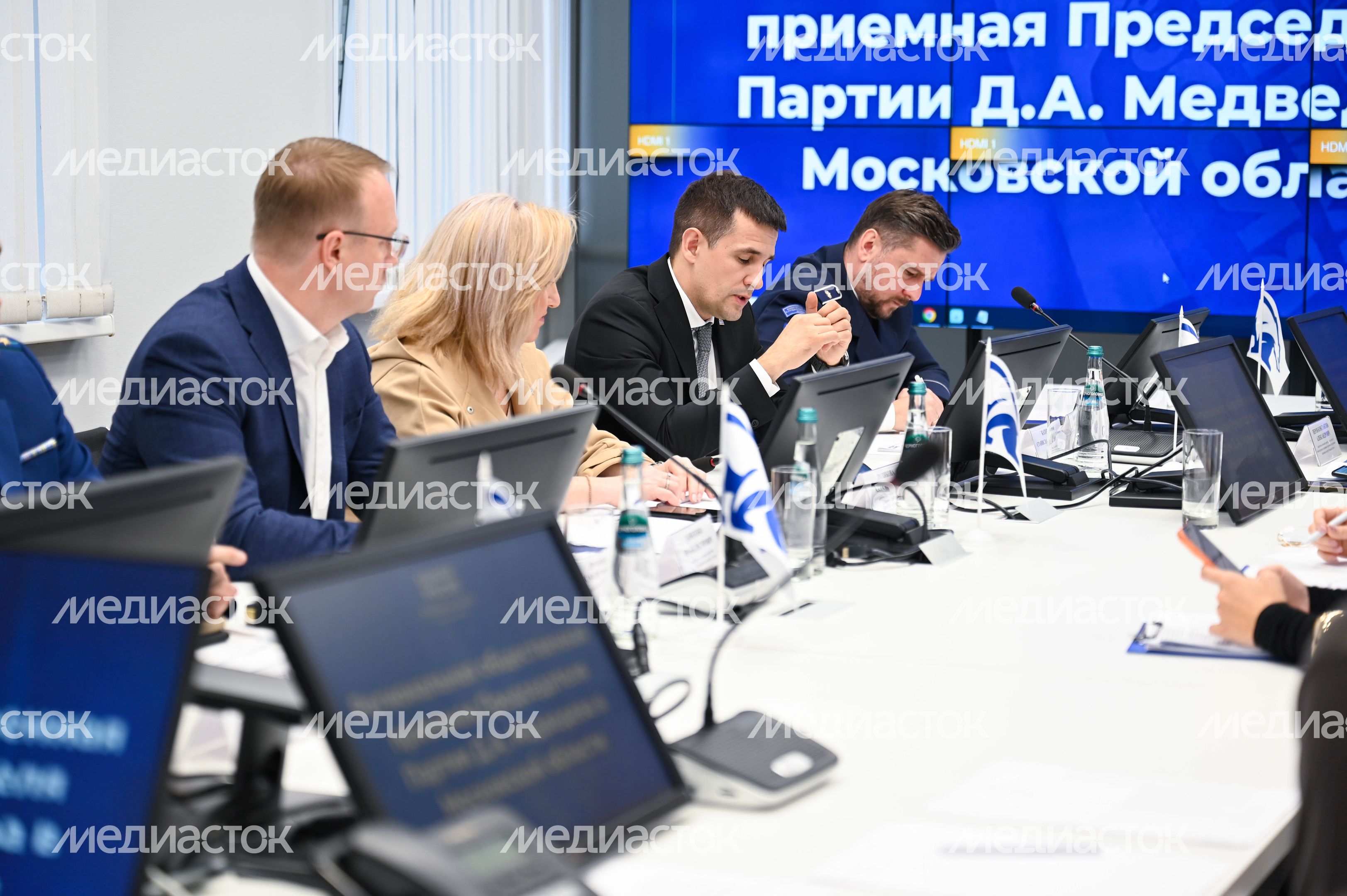 Игорь Даниленко провёл личный приём граждан в Ленинском округе Игорь Даниленко провёл личный приём граждан в Ленинском округе