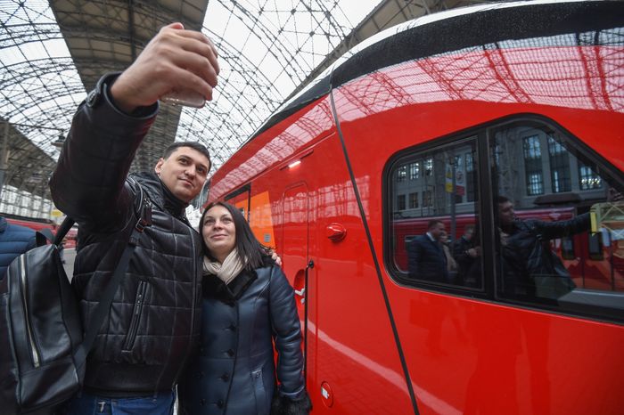 Запуск двухэтажного «Аэроэкспресса» с Киевского вокзала в Москве