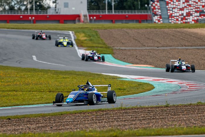 VI этап российской серии кольцевых гонок на автодроме Moscow Raceway