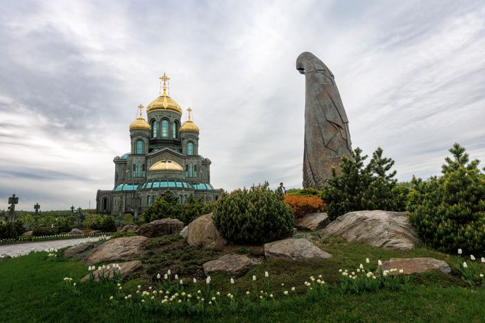 Мемориал «Матерям победителей» у Главного храма ВС РФ в Центральном парке «Патриот» Одинцовского округа