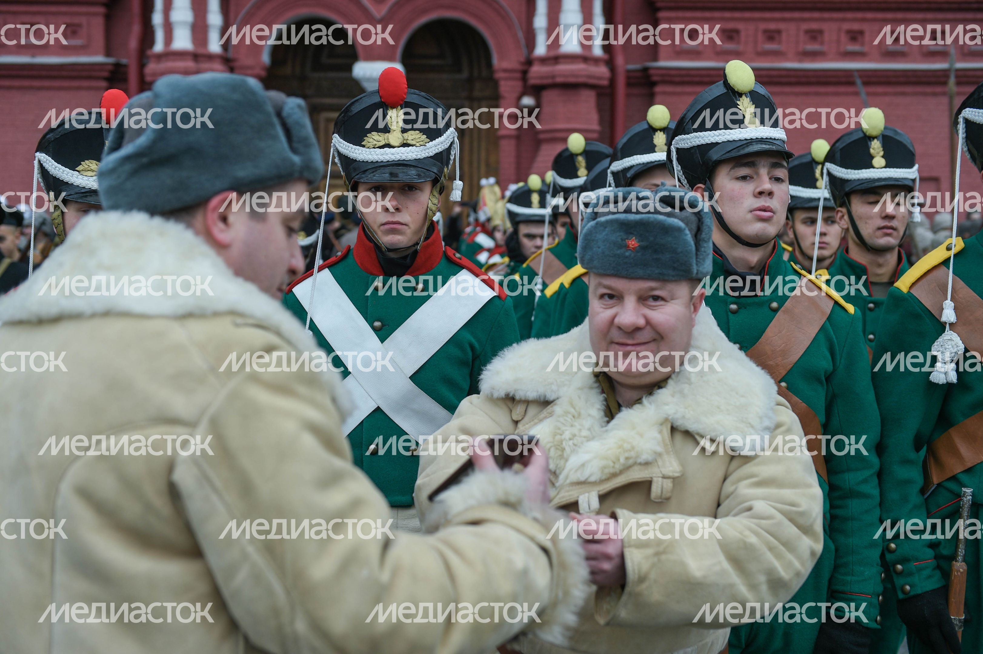 Торжественный марш в честь парада 1941 года на Красной площади в Москве