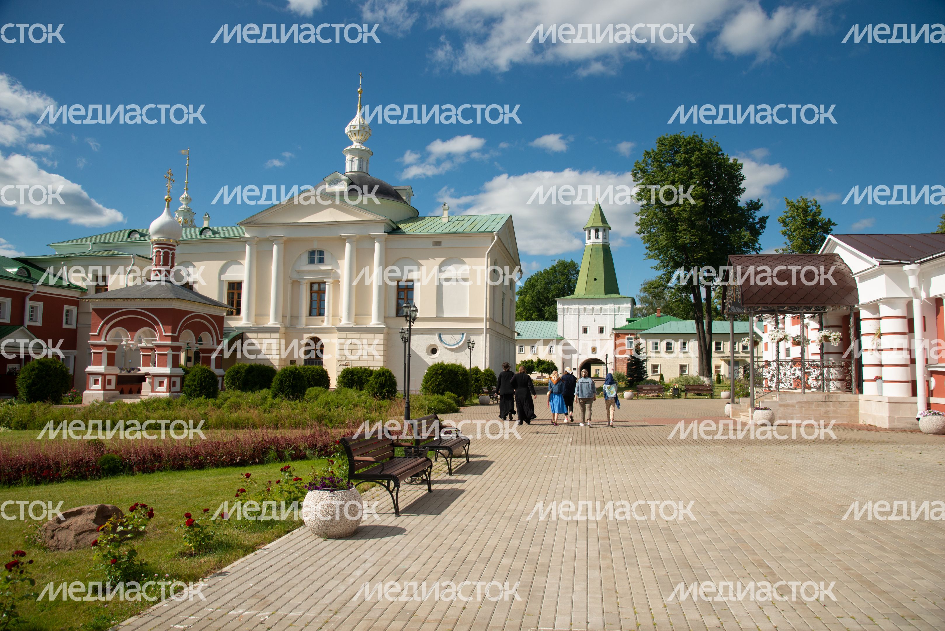 Дмитров. Николо-Пешношский мужской монастырь Дмитров. Николо-Пешношский мужской монастырь