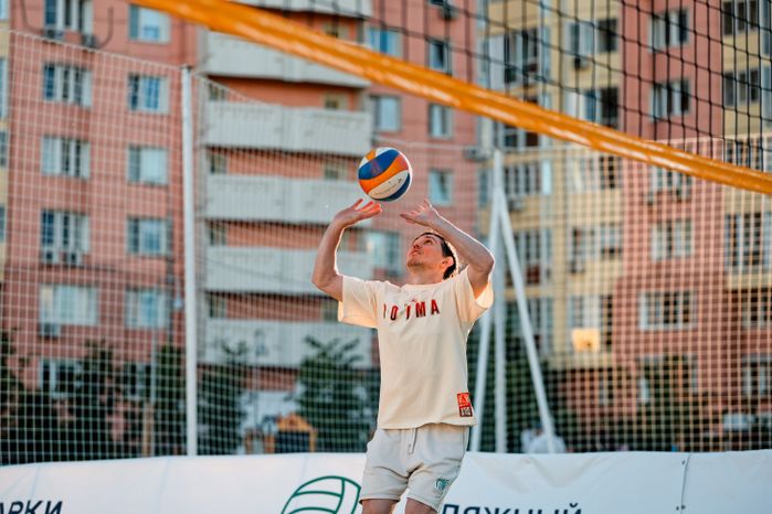 Пляжный волейбол на новой площадке «Пойма volley» в Красногорске