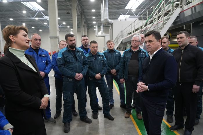 Андрей Воробьев посетил завод "Л-Пак" в Кашире