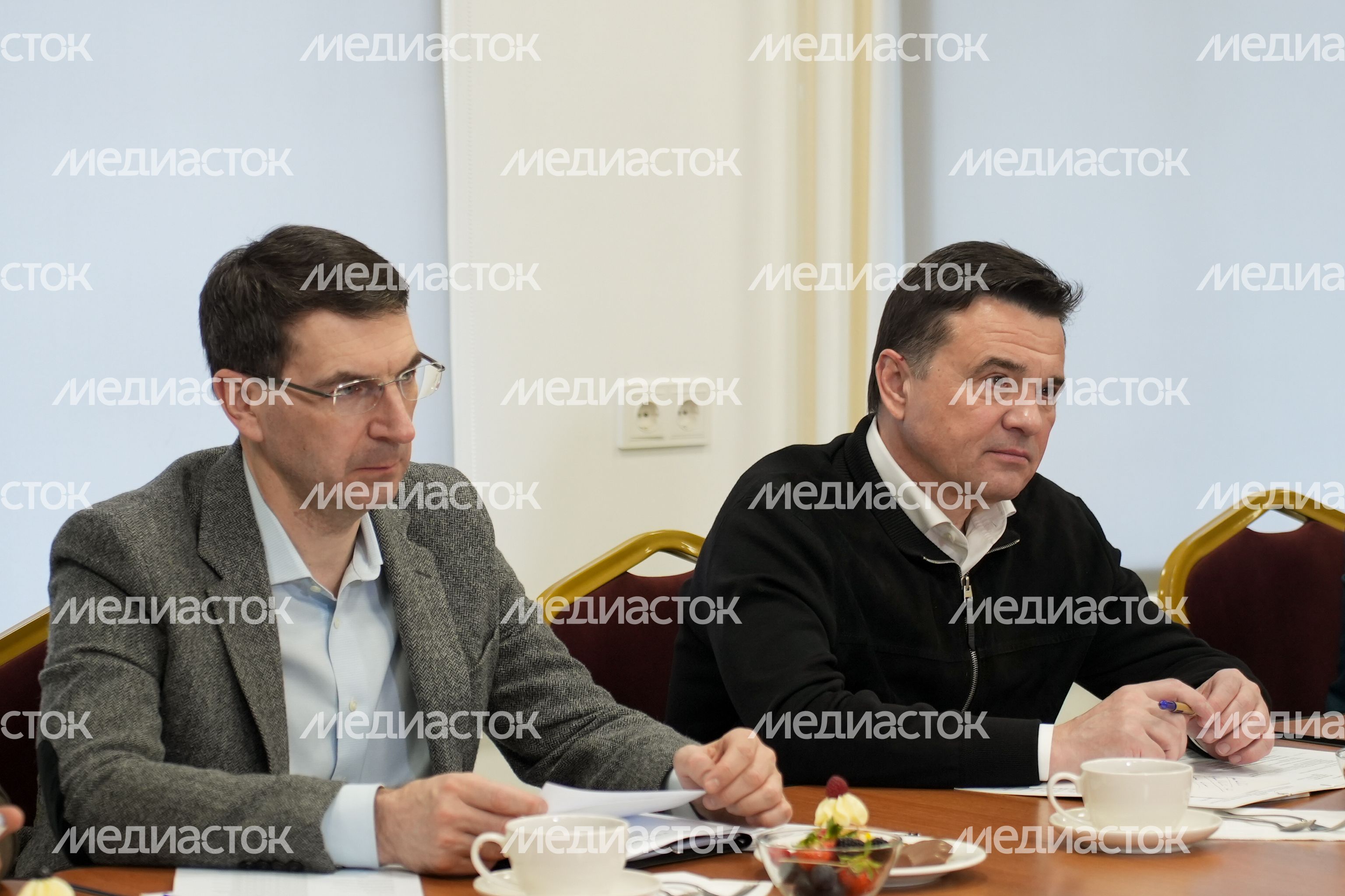 Андрей Воробьев и Игорь Щёголев встретились с финалистами программы "Герои Подмосковья"
