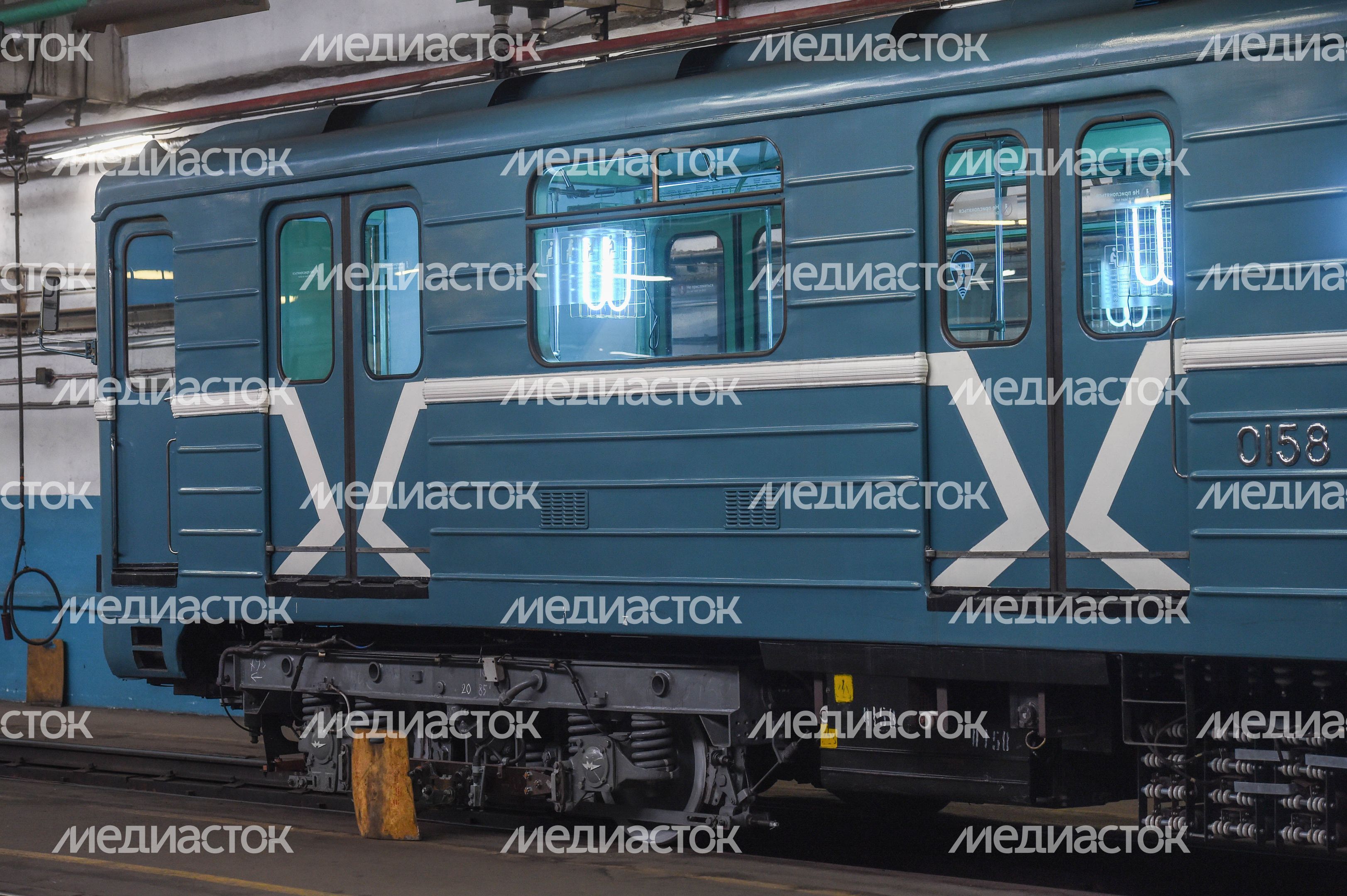 Кварцевание и мытье вагонов метро