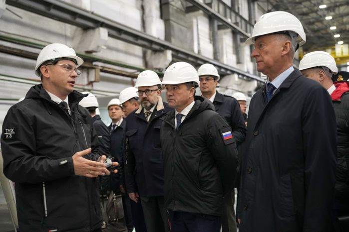 Андрей Воробьев, Николай Патрушев и Игорь Щёголев посетили Коломенский завод