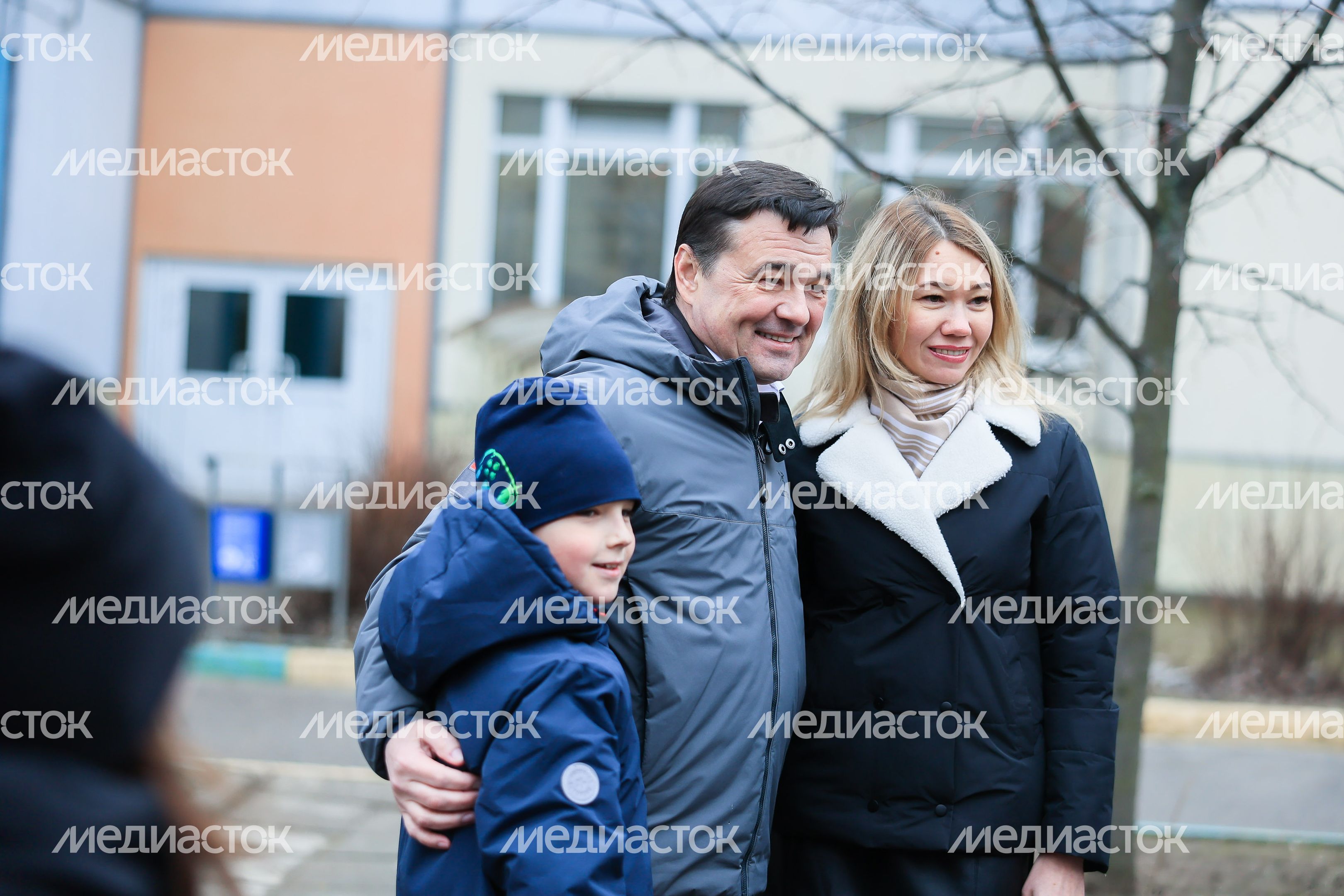Проверка хода строительства пристройки к школе №14 в Долгопрудном Губернатором Подмосковья