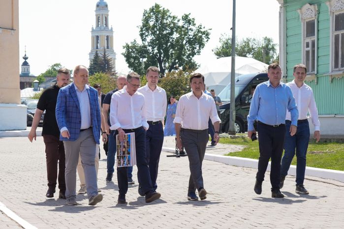 Андрей Воробьев проверил благоустройство знаковых мест Коломны