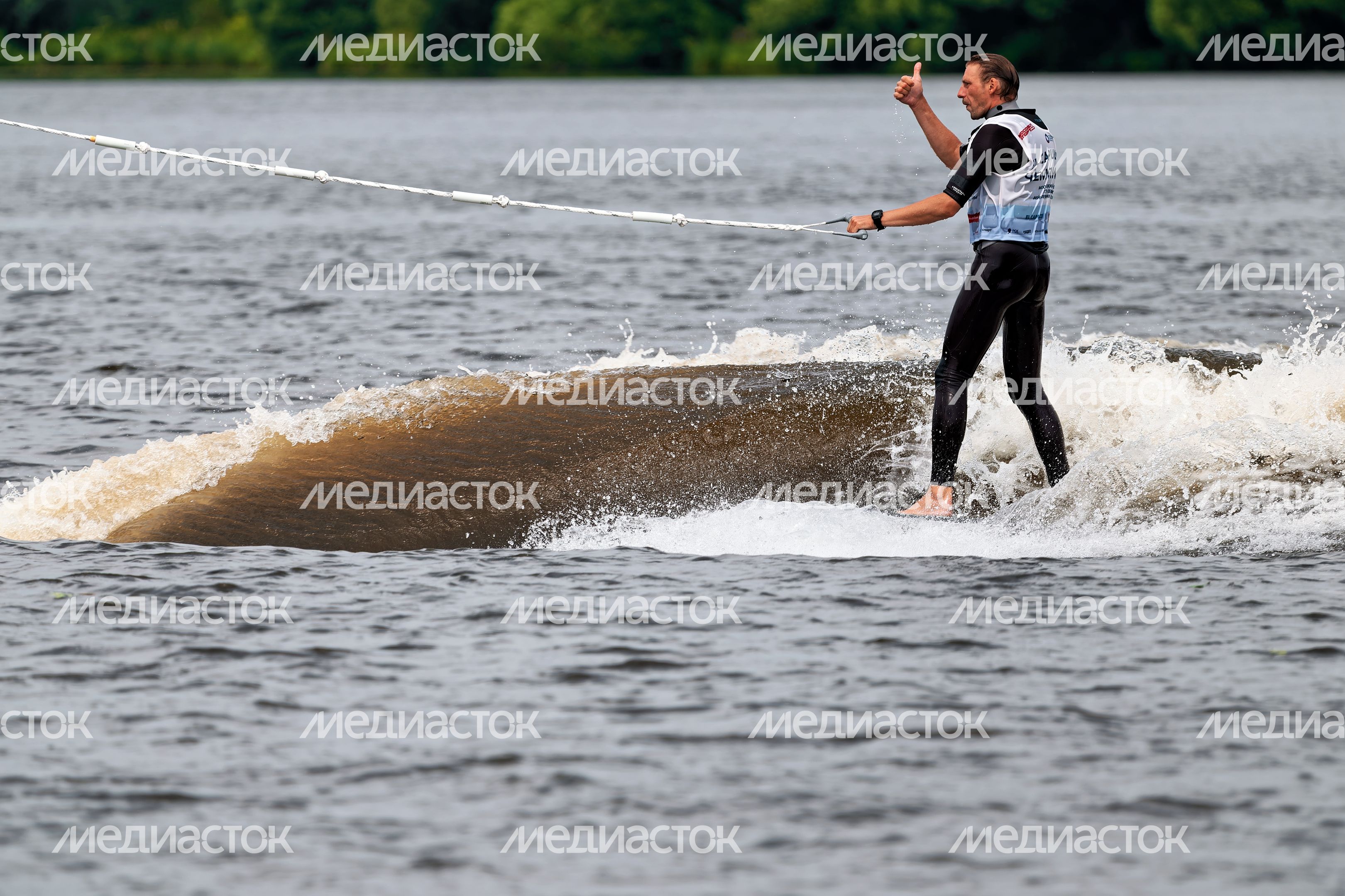 Чемпионат Московской области по серфингу в Долгопрудном на канале имени Москвы Чемпионат Московской области по серфингу в Долгопрудном на канале имени Москвы