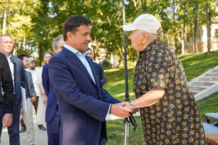 Андрей Воробьев и Владимир Мединский открыли новый сквер в усадьбе "Лыткарино"