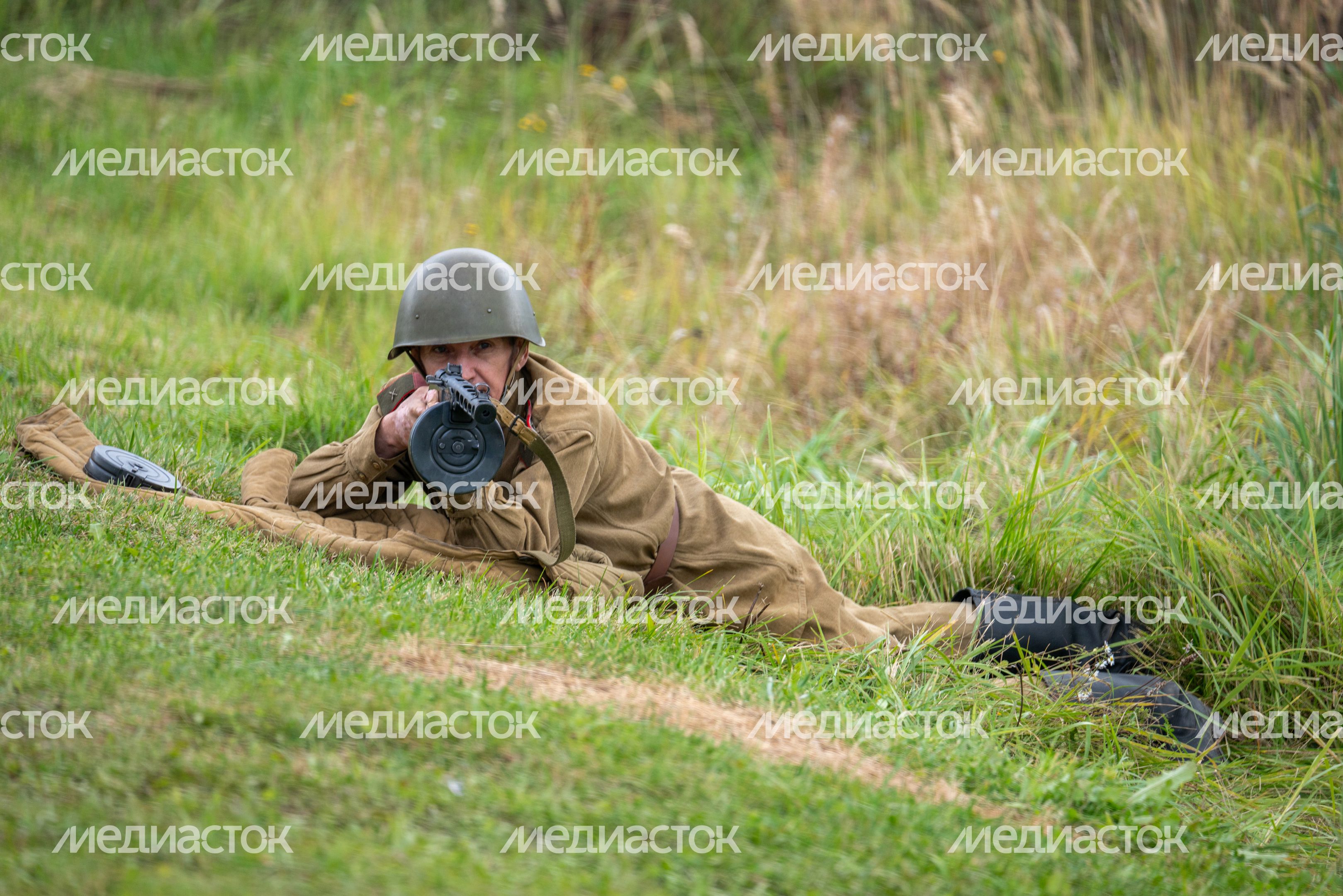 Военно-историческая реконструкция боя в День танкиста в парке «Патриот» Одинцовского округа Военно-историческая реконструкция боя в День танкиста в парке «Патриот» Одинцовского округа