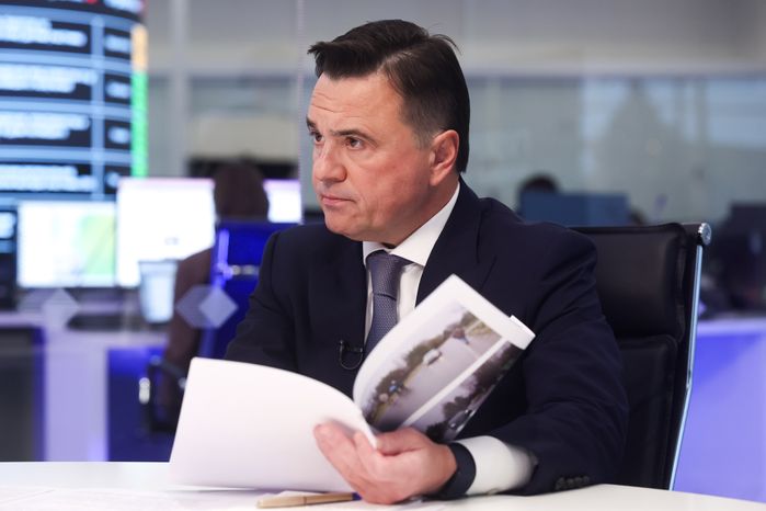 Андрей Воробьев выслушал просьбу старосты деревни Буняково и жителя села Красный Путь